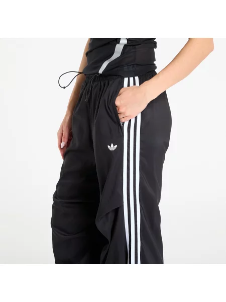 Спортен панталон adidas Originals Trackpant с апликация черно