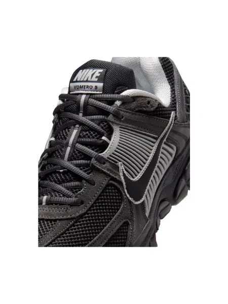 Pantofi Nike gri