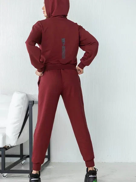 Женский спортивный костюм с капюшоном червоний