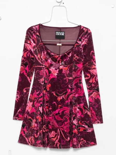 Aksamitna sukienka jeansowa Versace Jeans Couture w kwiatki z nadrukiem czerwona