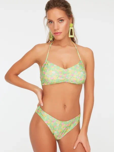 Bikini Trendyol w kwiatki z nadrukiem