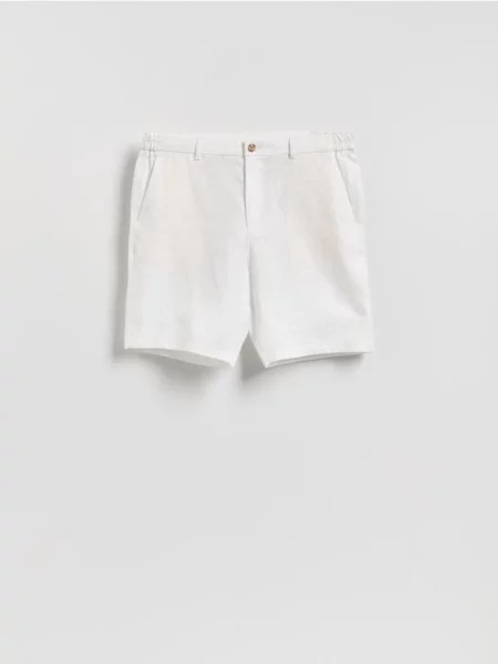 Reserved Pantaloni scurți regular din in alb