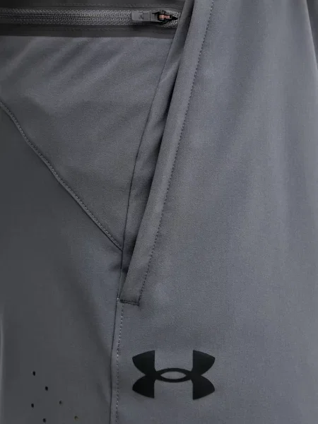 Under Armour edzős rövidnadrág Peak szürke