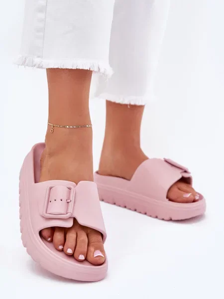 Sandály Evento na platformě s přezkou růžové