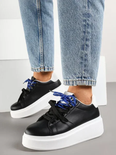 Sneakers Zdivoria negri