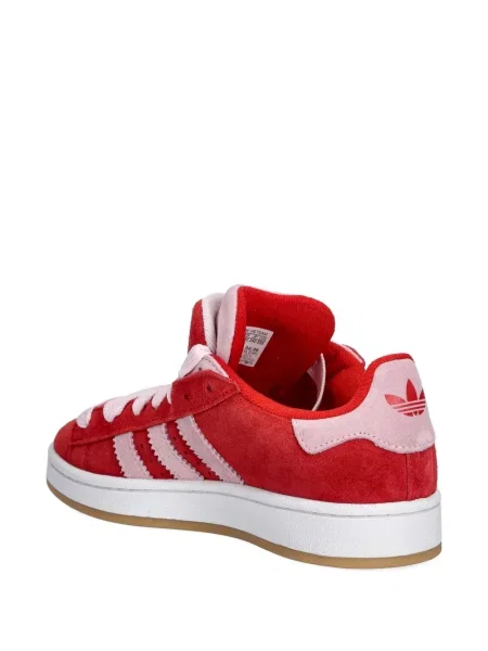 Pruhované slip on tenisky Adidas Campus s výšivkou bílé