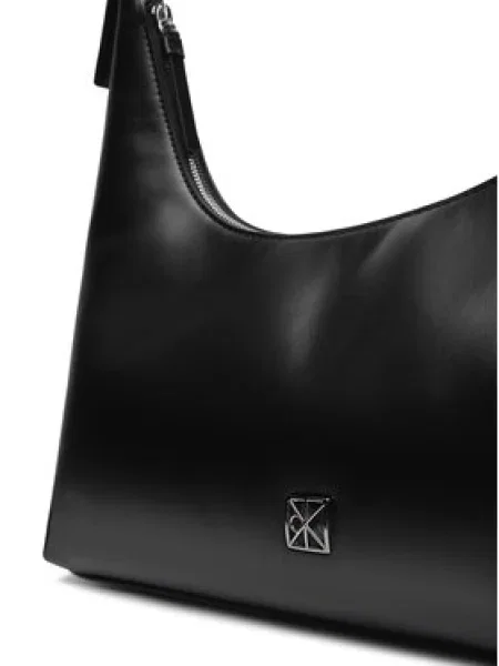 Calvin Klein Kabelka Emblem Hw Lthr Shoulder Bag čierna