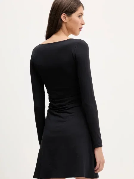 Šaty Abercrombie & Fitch mini přiléhavé černá
