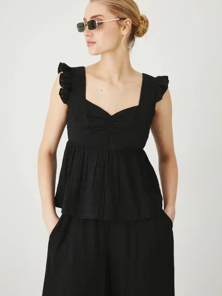 Блуза Medicine дамска с изчистен дизайн черно