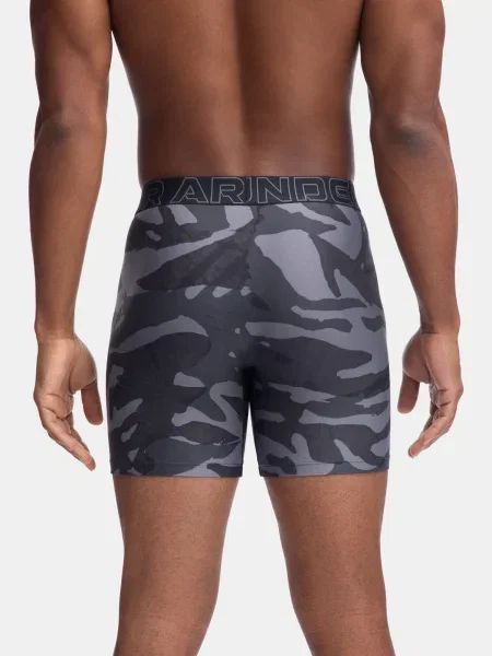 Kratke hlače Under Armour črna