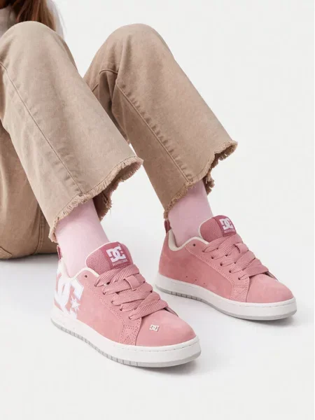 DC Shoes Sneakers roz
