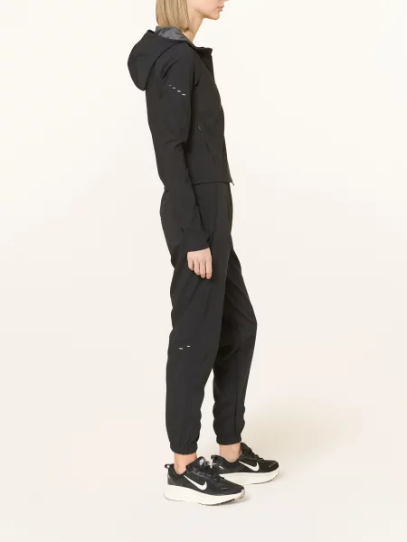 Nike Kurtka Do Biegania Softshell Swift schwarz czarna