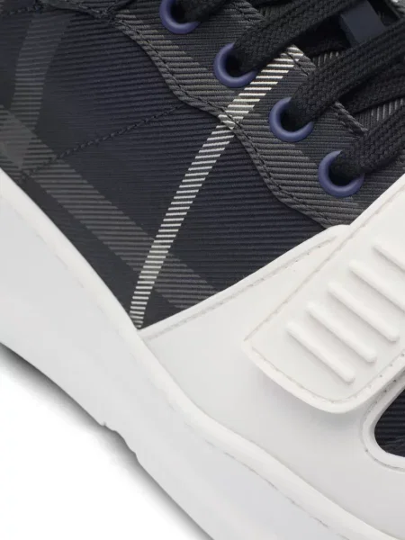 Sneakerși Burberry în carouri negru