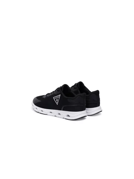 Sneakersy Guess FMTEAS čierna