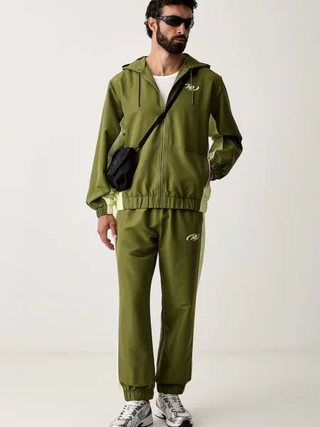 New Balance geacă de tranziție pentru bărbați verde