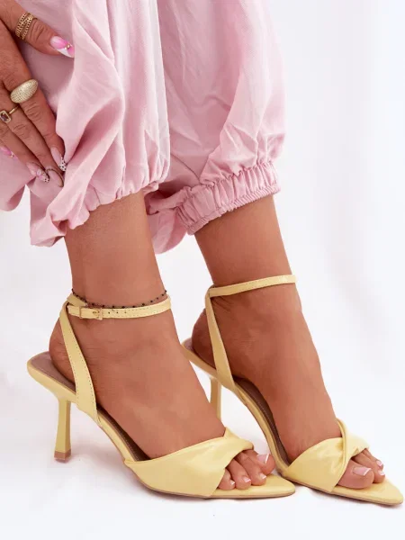 Kožené sandály Boto na vysokém podpatku bílé