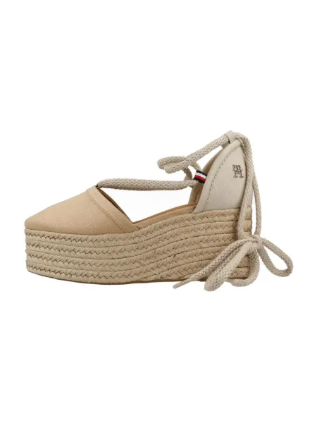 Pantofi Tommy Hilfiger de in cu vârf închis maro