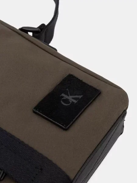 Táska Calvin Klein Canvas Mix Reporter Green Universal zöld