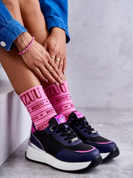 Tenisky Goe na klínovém podpatku černé