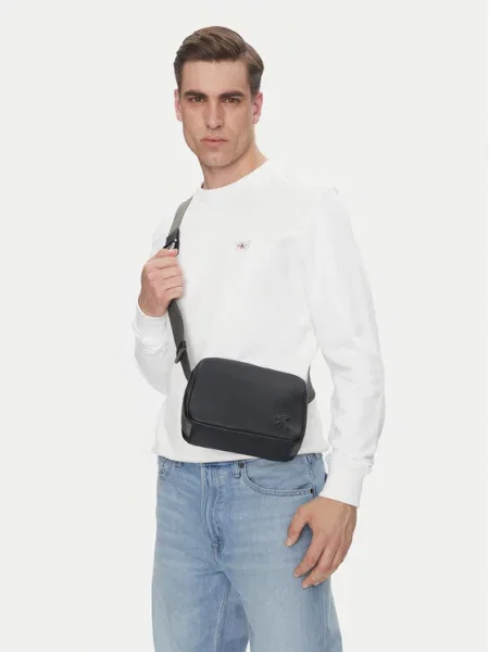 Calvin Klein Jeans Torbica za okrog pasu Cargo Camera Bag črna