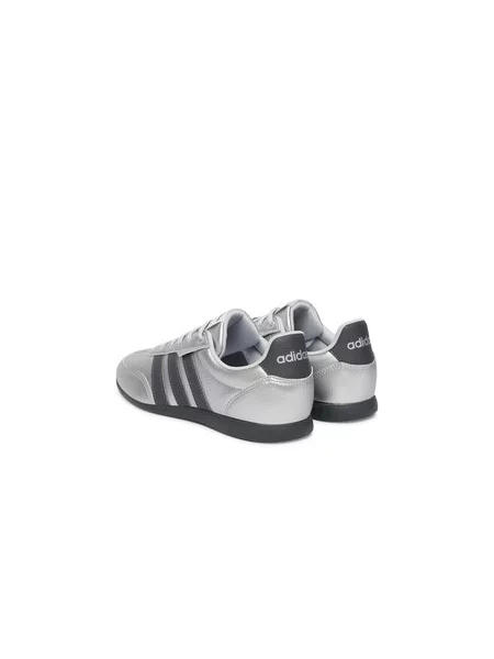 Sneakersy adidas Barreda Lo Strieborná