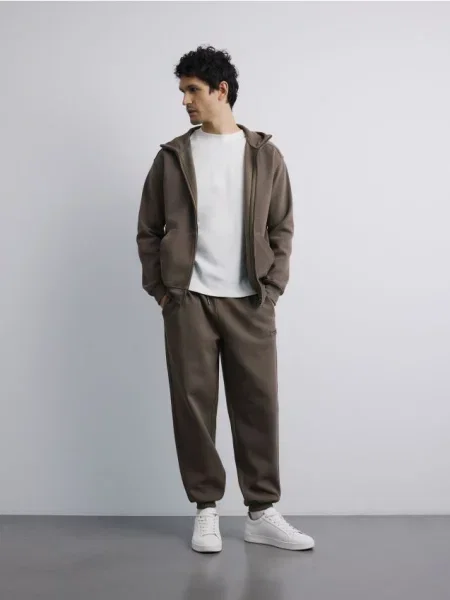 Reserved Pantaloni sport comfort fit verde-prăfuit verde