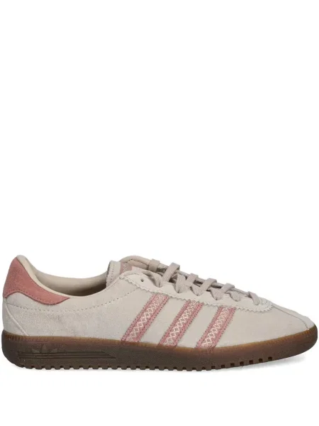 Prugaste bermuda kratke hlače Adidas s vezicama s čipkom smeđa