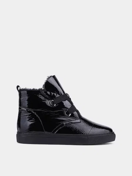 Кожаные лаковые ботинки Attizzare черные