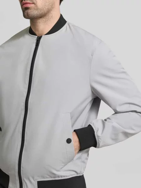 Bomberka o kroju regular fit ze stójką Mcneal