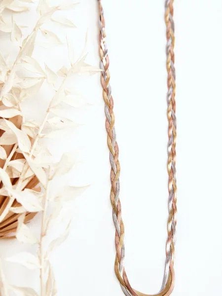 Elegantna ogrlica Glam Chic bela