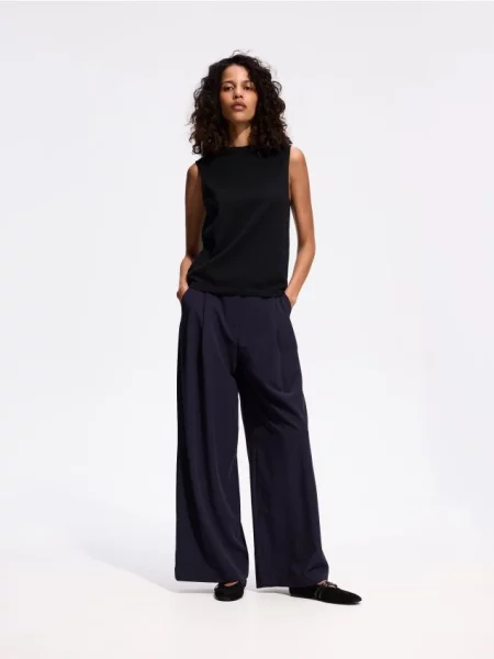 Reserved Pantaloni plisați cu croi larg bleumarin