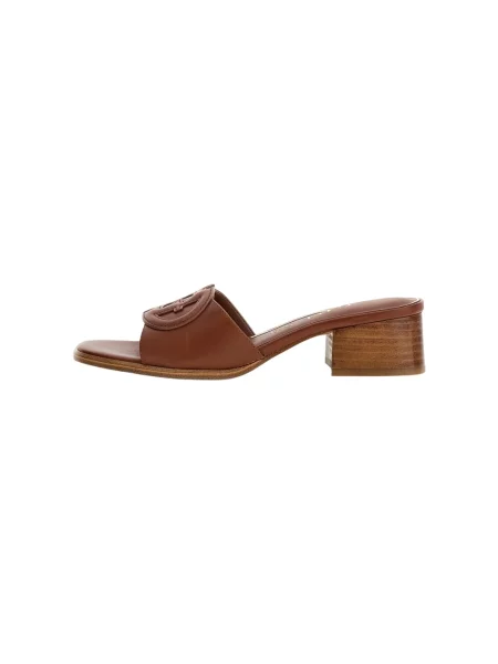 Klapki Guess skórzane brązowe