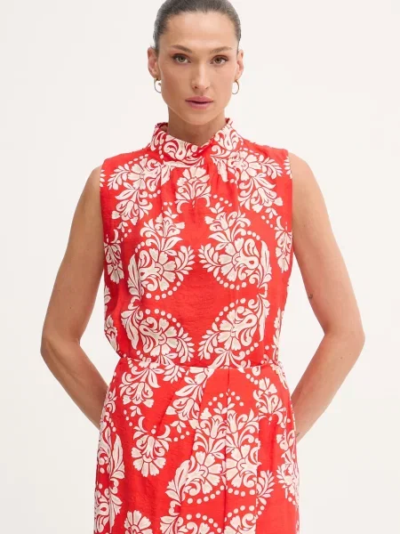 Lola Casademunt bluzka z czerwona