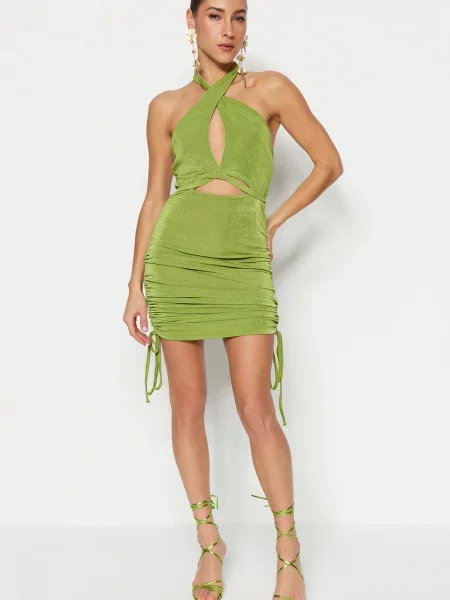 Dzianinowa sukienka wieczorowa Trendyol biznesowa zielona