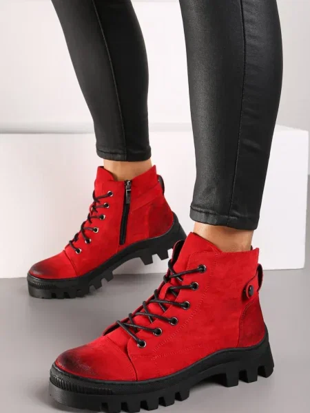 Botine roșii