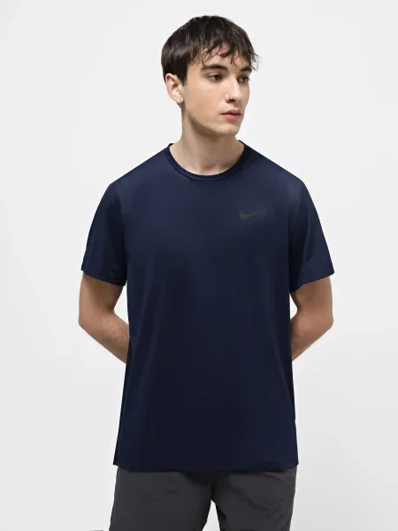 Спортивная футболка Nike из спандекса черная