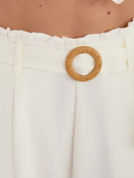 Pantaloni scurți Sublevel alb