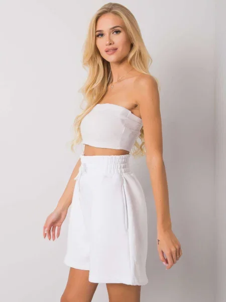 Pantaloni scurți Fashionhunters alb