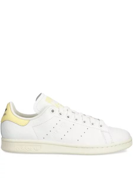Велурени маратонки Adidas Superstar бяло