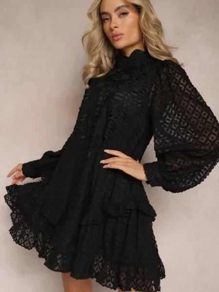 Ażurowa Sukienka Mini o Rozkloszowanym Fasonie z Falbankami Beline czarna