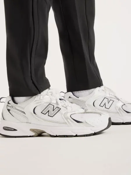 Стрейчевые спортивные штаны New Balance черные