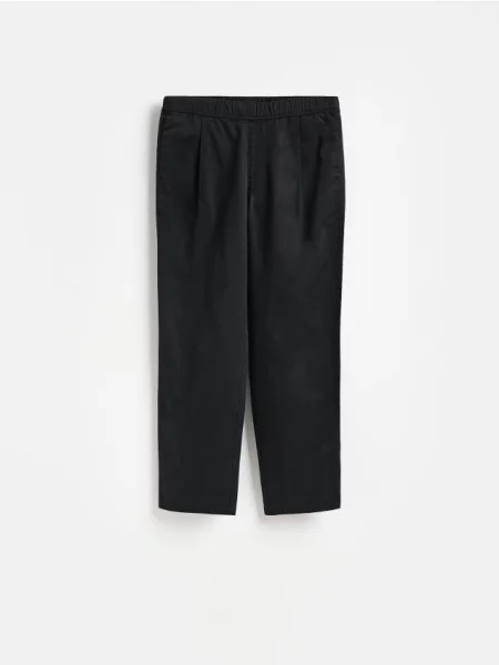 Reserved Pantaloni carrot loose negru