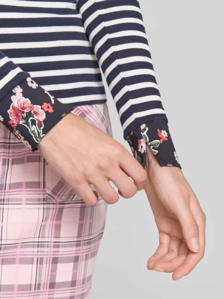 Bluzka z długim rękawem o kroju slim fit z mieszanki bawełny Marc Cain granatowa