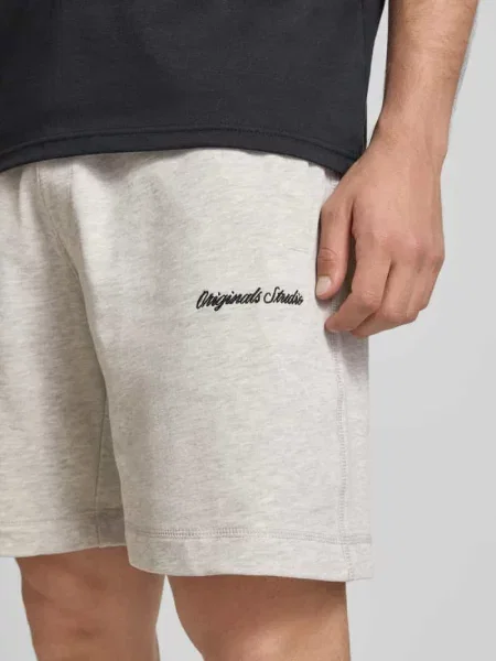 Szorty dresowe z wyhaftowanym logo model „KARL” Jack & Jones