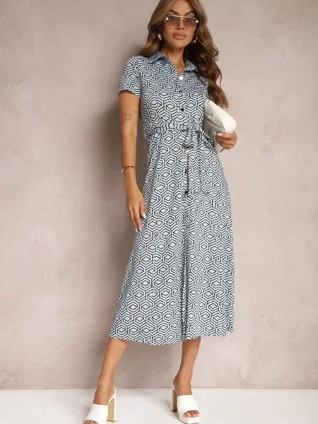 Niebiesko-Biała Koszulowa Sukienka w Geometryczny Wzór Zapinana na Xarrah biała