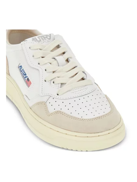 Sneakersy Autry białe