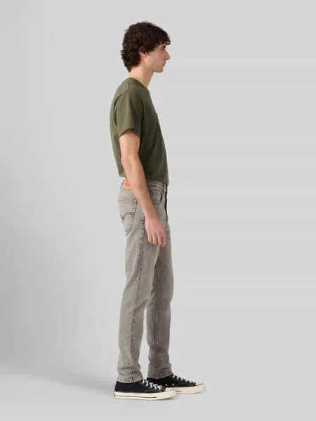 Jeansy o kroju slim fit z naszywką z logo Levi's