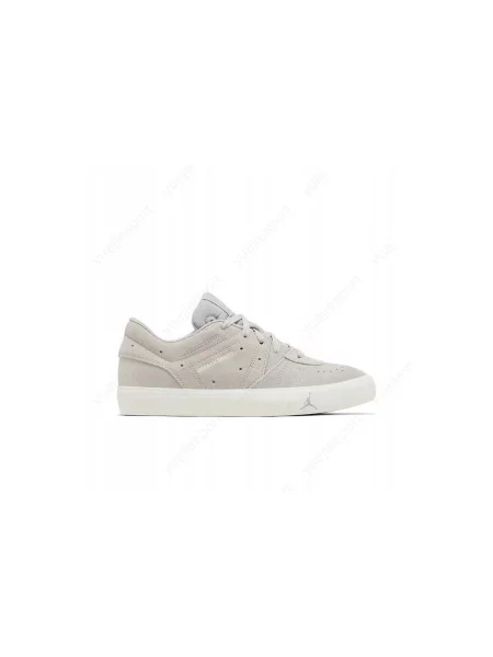 Pantofi Nike gri