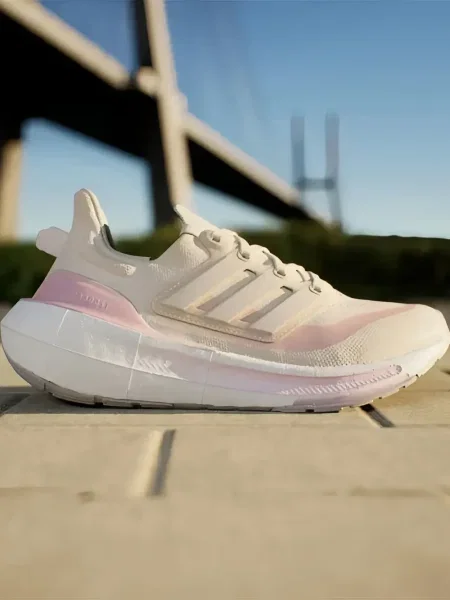 Sneakerși Adidas UltraBoost alb