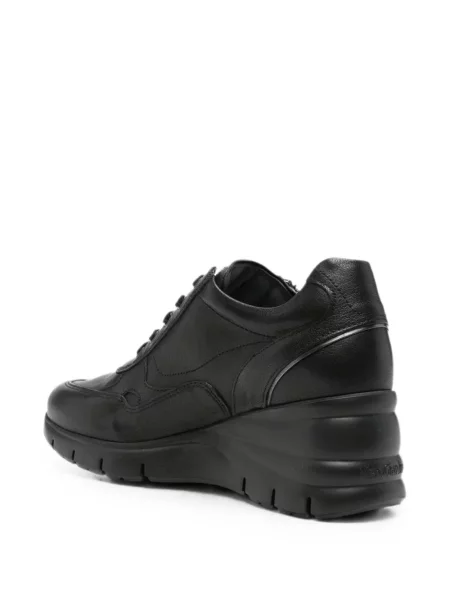 Bőr éksarkú sneaker Nero Giardini fekete